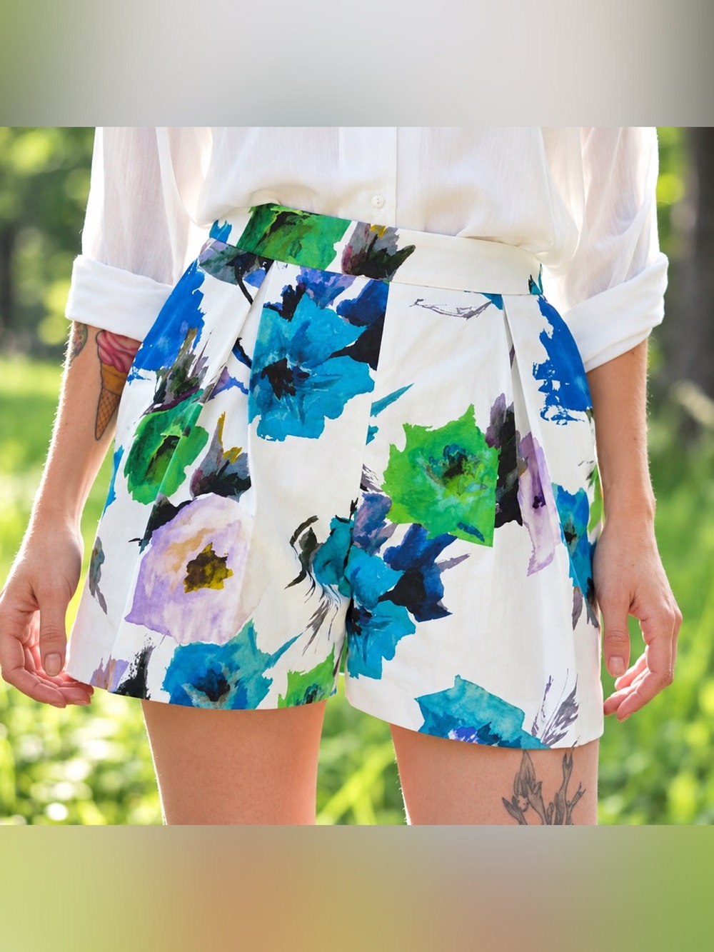 Zara Watercolor Floral High Waist Pleated Shorts Blue Green White Size Medium